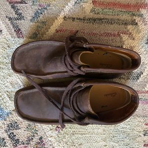 Clark Wallabees, men/women, size 8. Great condition.